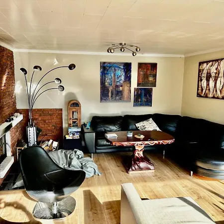 Spacious House With Garden Villa